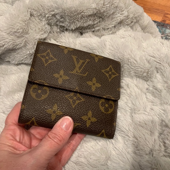 Louis Vuitton Monogram Medium Sized Elise Trifold Wallet - Picture 3 of 16